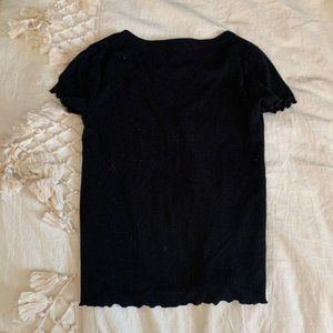 Perfect black tee f21 small